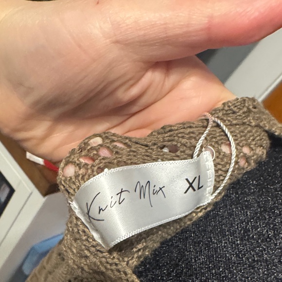 Chic Brown Women's Knit Sweater - Picture 6 of 11